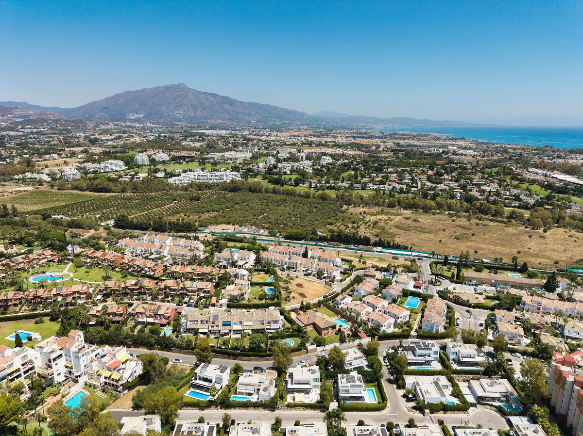 4 Bed, 5 Bath, HouseFor Sale, Estepona, Malaga