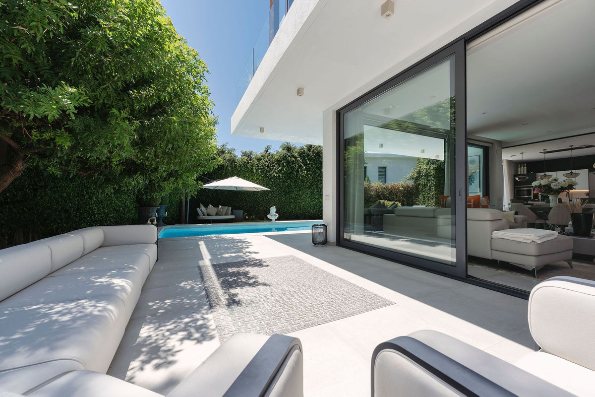 4 Bed, 5 Bath, HouseFor Sale, Estepona, Malaga