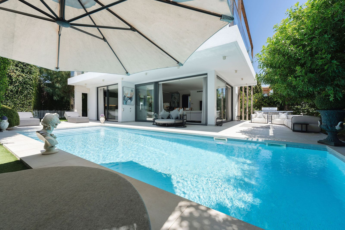 4 Bed, 5 Bath, HouseFor Sale, Estepona, Malaga