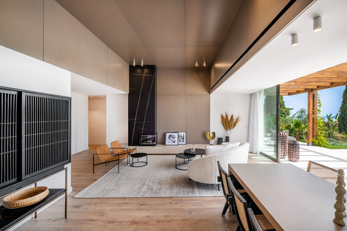 4 Bed, 3 Bath, HouseFor Sale, El Paraíso, Estepona, Malaga