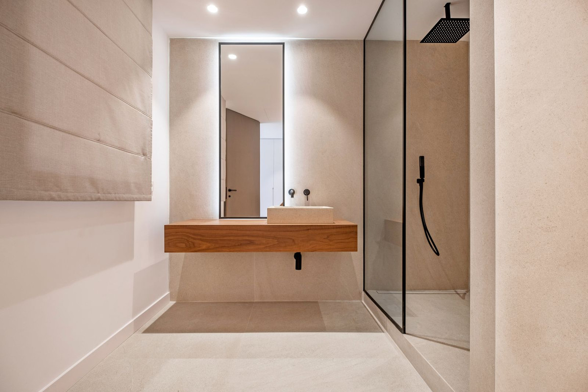 4 Bed, 3 Bath, HouseFor Sale, El Paraíso, Estepona, Malaga