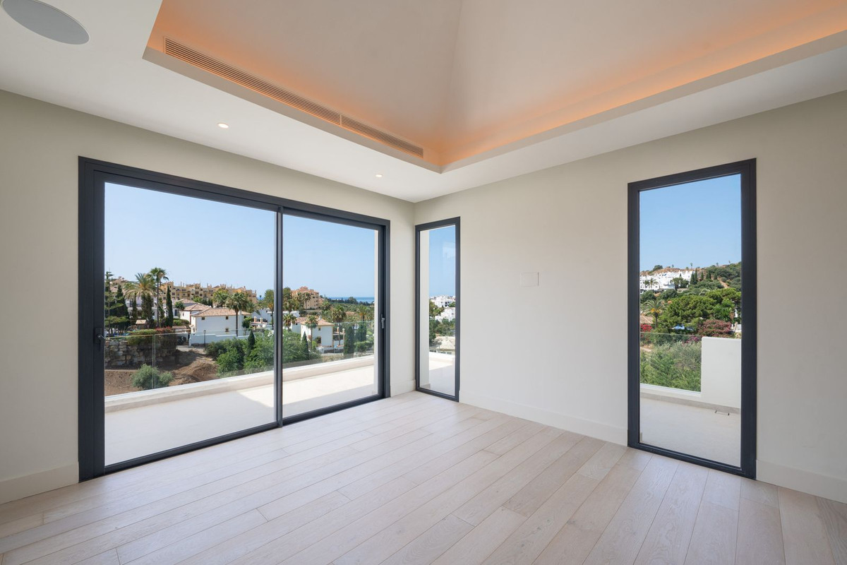 4 Bed, 4 Bath, HouseFor Sale, Estepona, Malaga