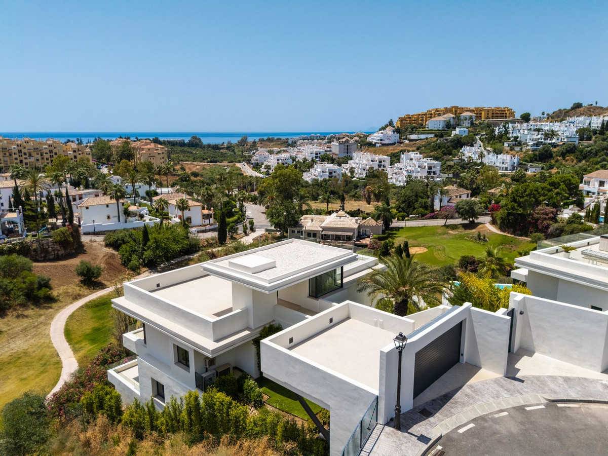 4 Bed, 4 Bath, HouseFor Sale, Estepona, Malaga