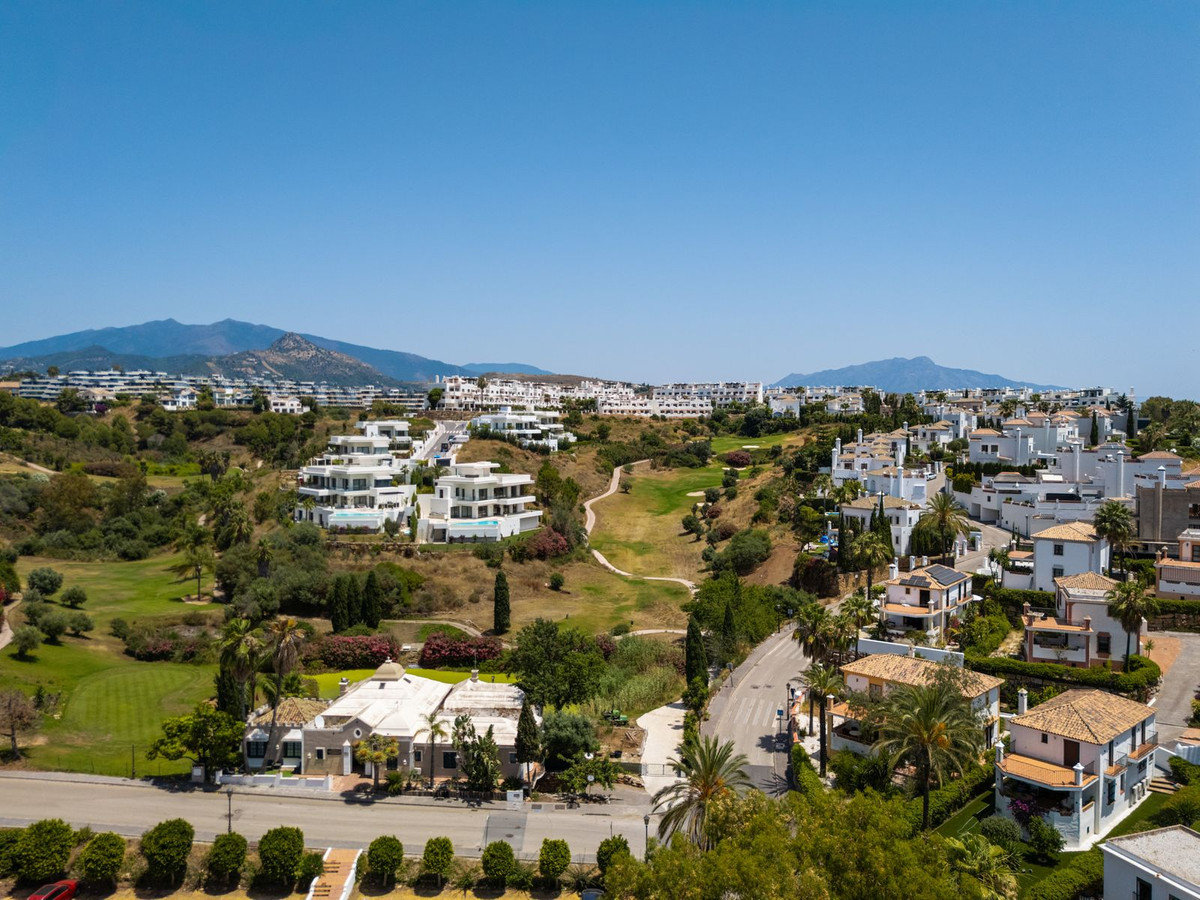 4 Bed, 4 Bath, HouseFor Sale, Estepona, Malaga