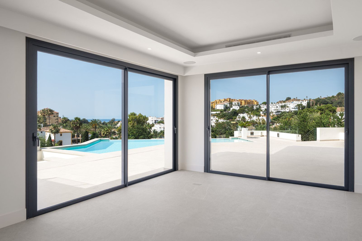 4 Bed, 4 Bath, HouseFor Sale, Estepona, Malaga