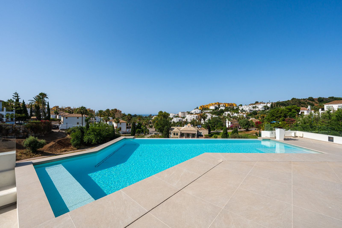 4 Bed, 4 Bath, HouseFor Sale, Estepona, Malaga