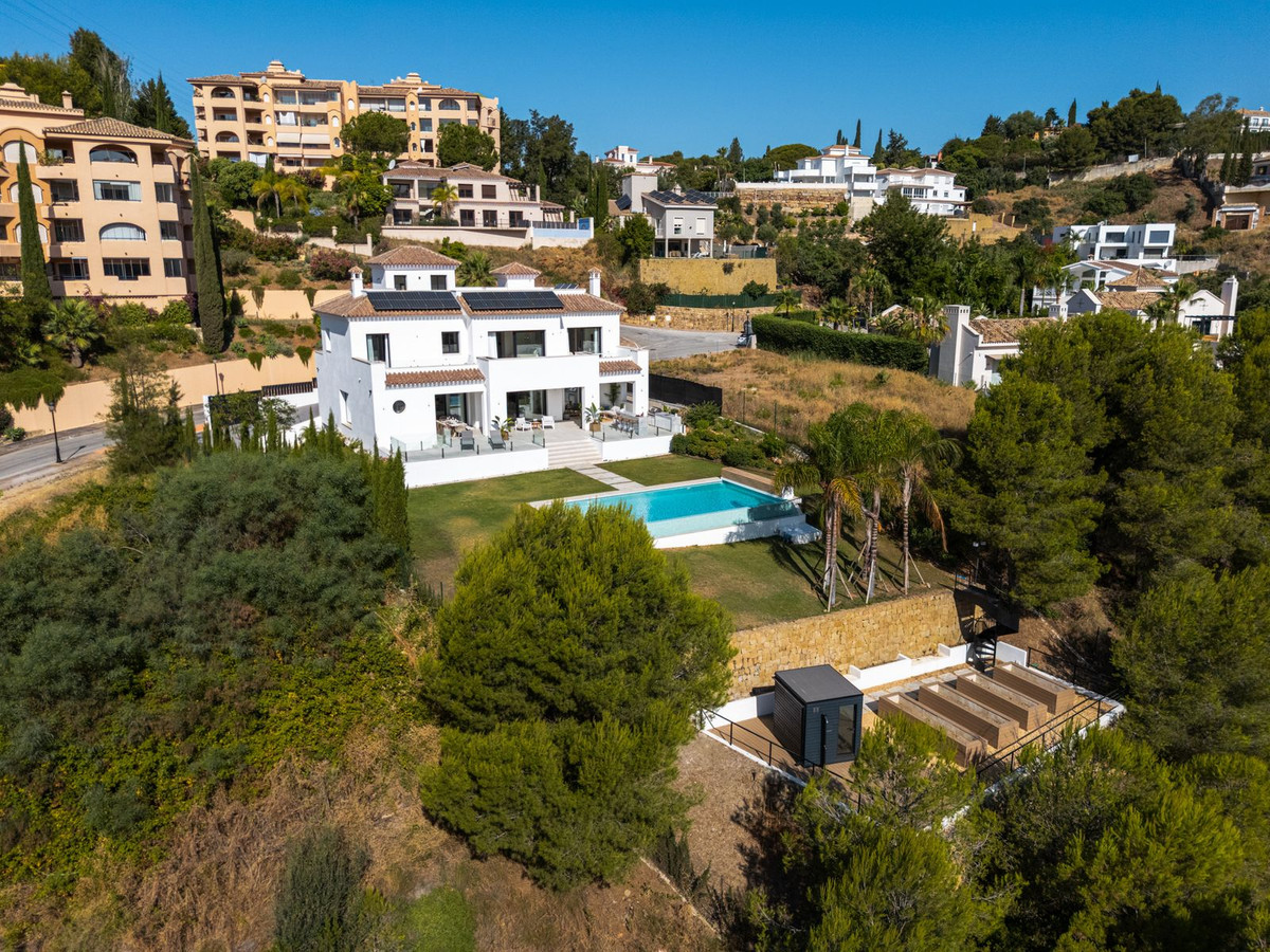 5 Bed, 6 Bath, HouseFor Sale, Elviria, Malaga