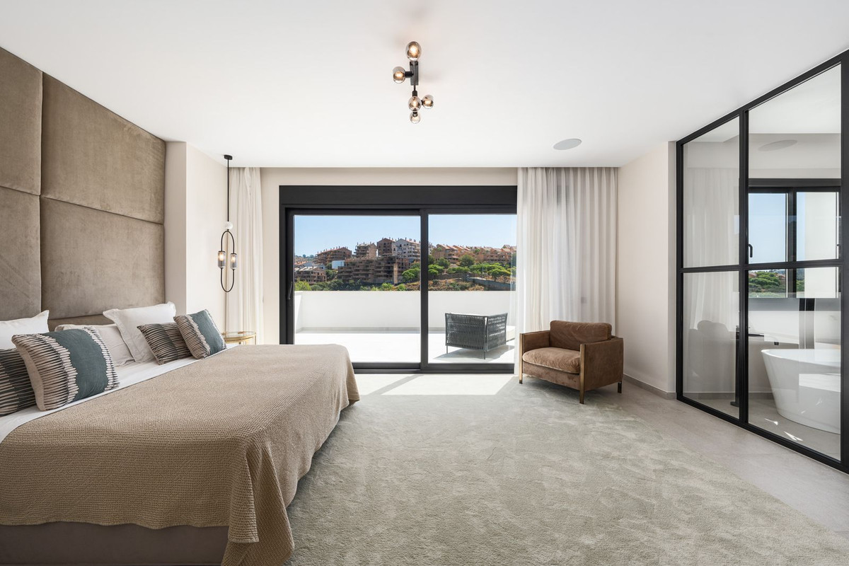 5 Bed, 6 Bath, HouseFor Sale, Elviria, Malaga