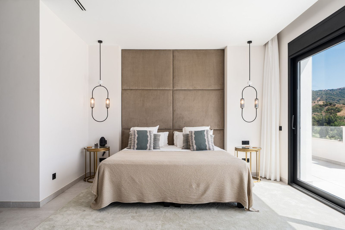 5 Bed, 6 Bath, HouseFor Sale, Elviria, Malaga