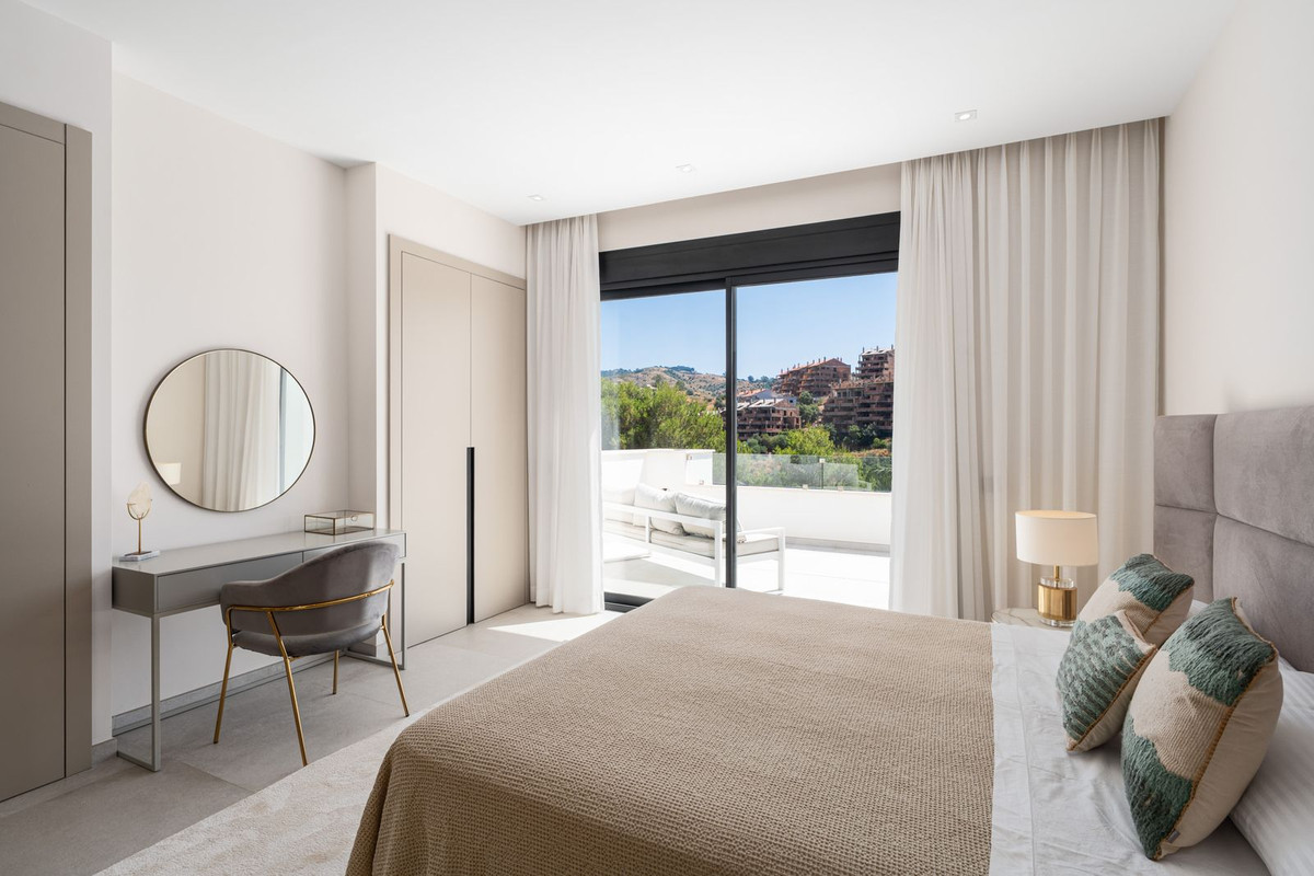 5 Bed, 6 Bath, HouseFor Sale, Elviria, Malaga