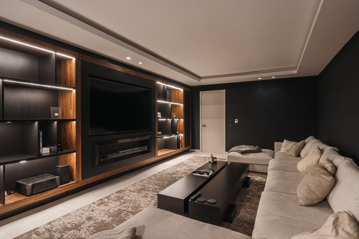 5 Bed, 6 Bath, HouseFor Sale, Elviria, Malaga