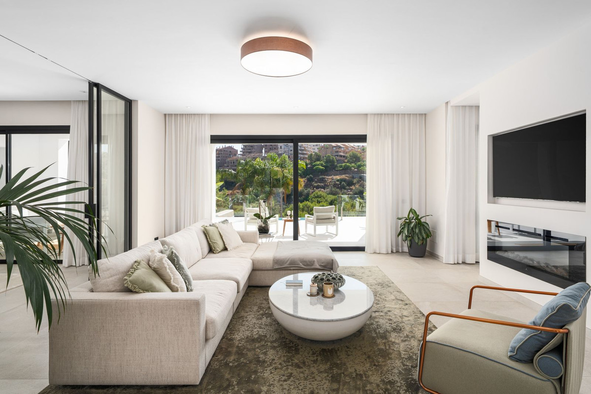 5 Bed, 6 Bath, HouseFor Sale, Elviria, Malaga