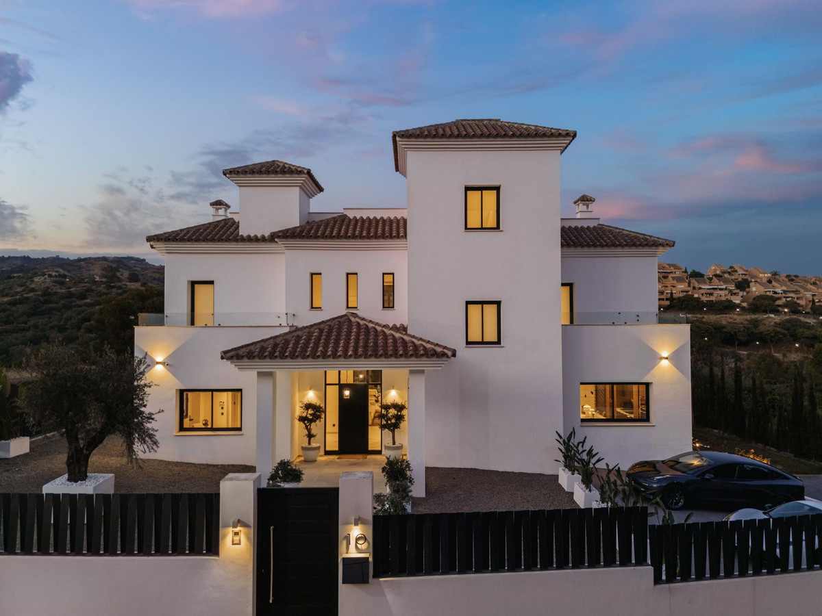 5 Bed, 6 Bath, HouseFor Sale, Elviria, Malaga