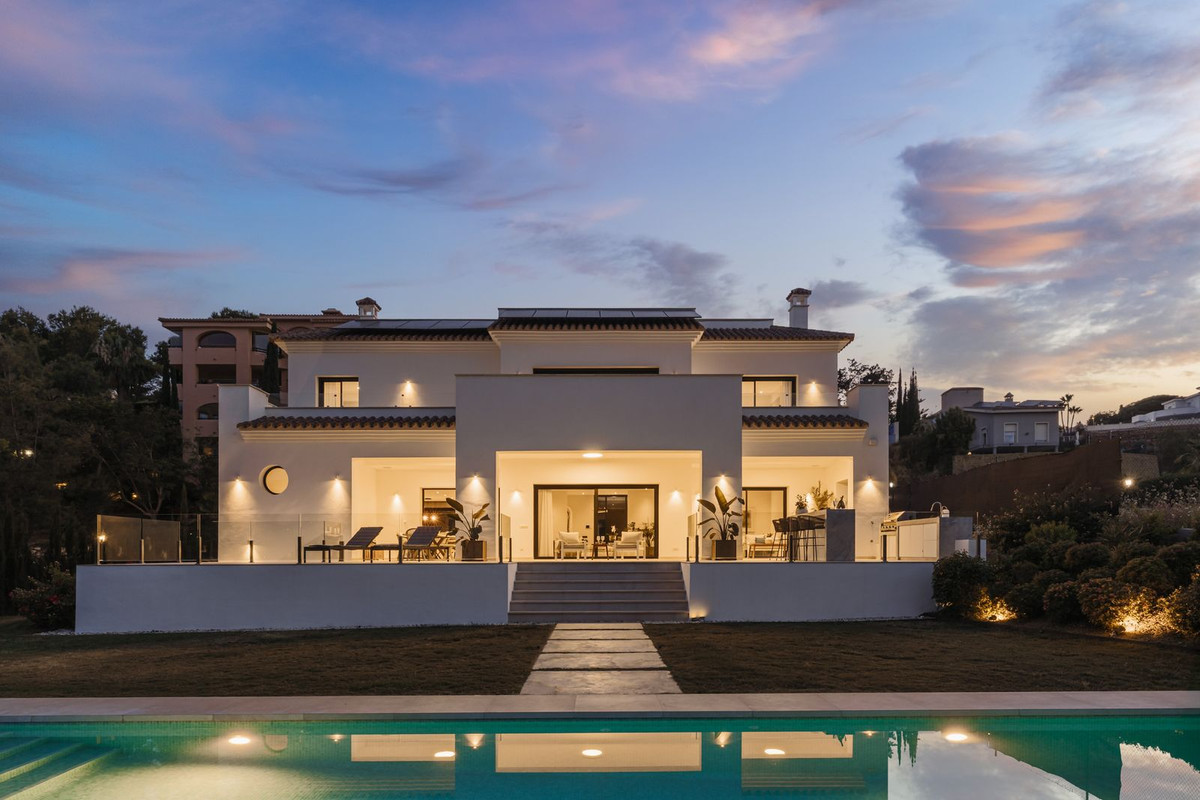 5 Bed, 6 Bath, HouseFor Sale, Elviria, Malaga