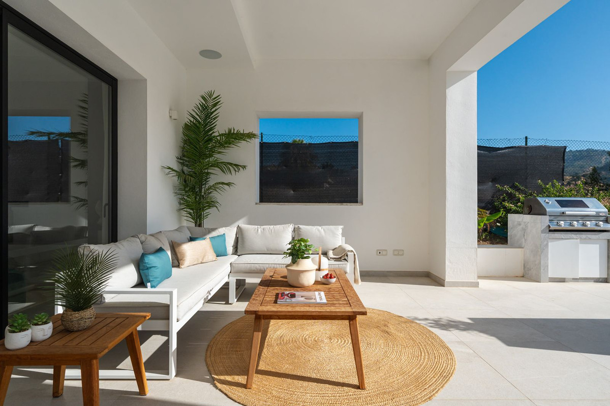 5 Bed, 6 Bath, HouseFor Sale, Elviria, Malaga