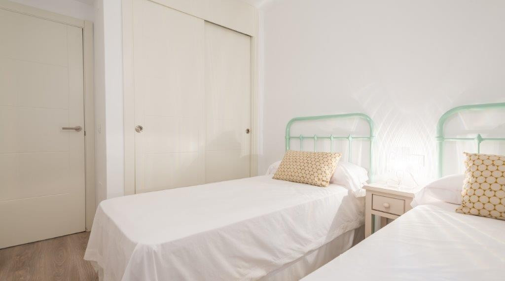 3 Bed, 2 Bath, ApartmentFor Sale, Nueva Andalucia, Malaga