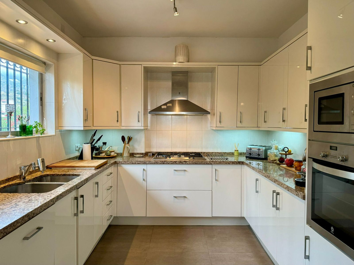 5 Bed, 3 Bath, HouseFor Sale, Mijas, Malaga