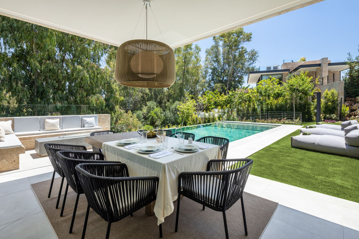 6 Bed, 5 Bath, HouseFor Sale, Nueva Andalucia, Malaga