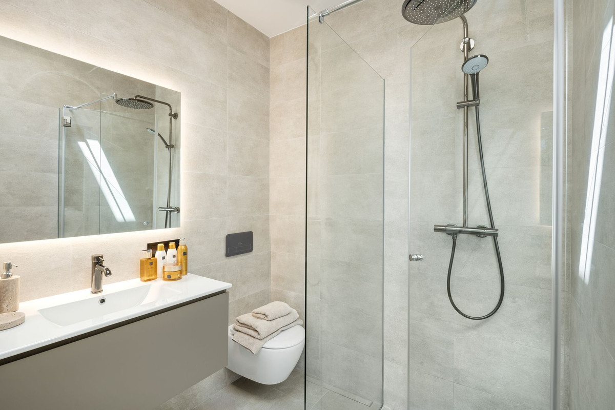 6 Bed, 5 Bath, HouseFor Sale, Nueva Andalucia, Malaga