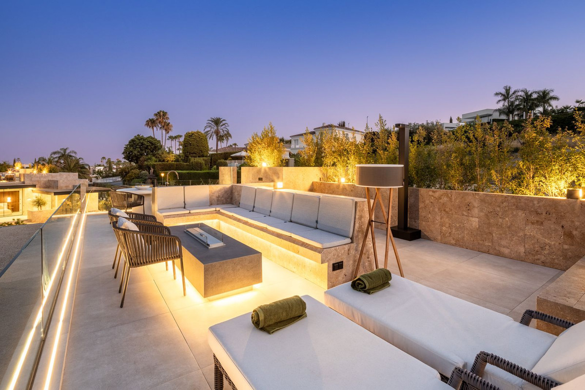 6 Bed, 5 Bath, HouseFor Sale, Nueva Andalucia, Malaga