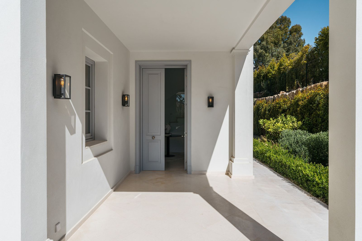 4 Bed, 5 Bath, HouseFor Sale, Nueva Andalucia, Malaga