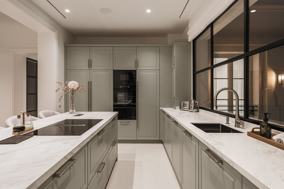 4 Bed, 5 Bath, HouseFor Sale, Nueva Andalucia, Malaga