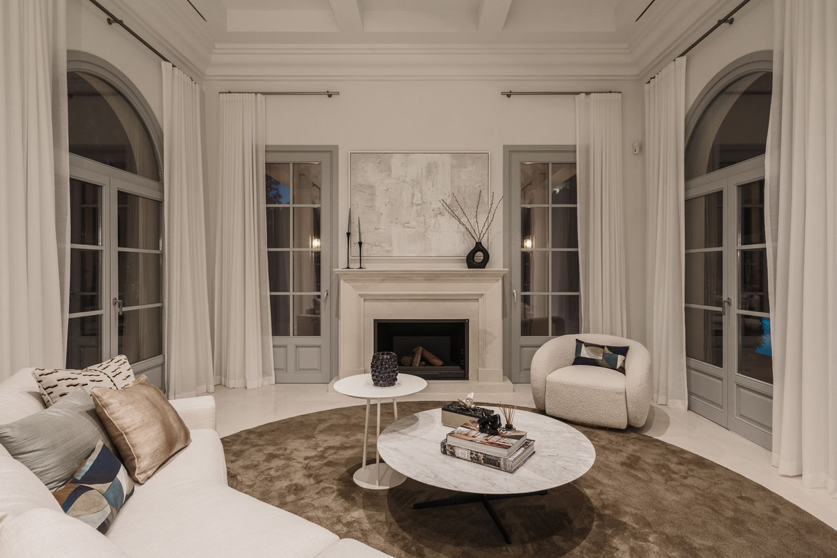 4 Bed, 5 Bath, HouseFor Sale, Nueva Andalucia, Malaga