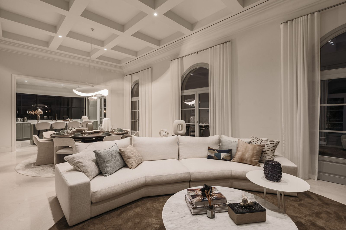 4 Bed, 5 Bath, HouseFor Sale, Nueva Andalucia, Malaga