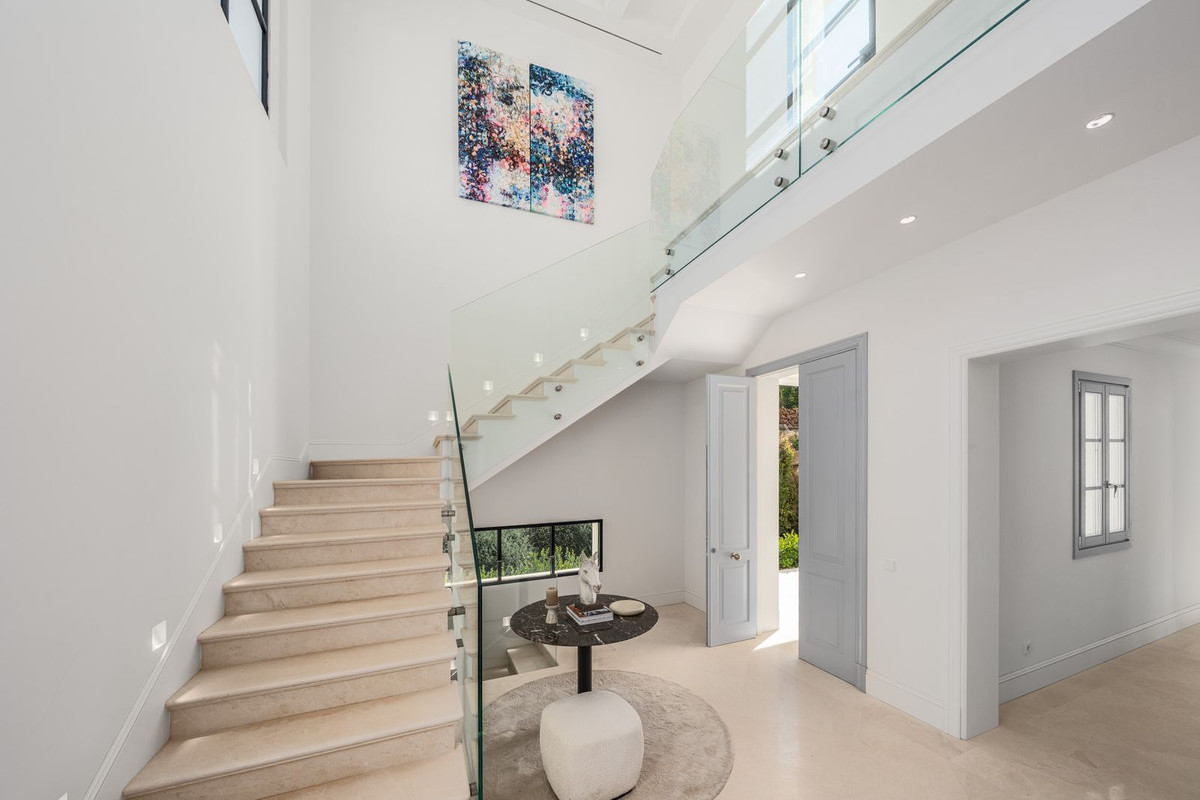 4 Bed, 5 Bath, HouseFor Sale, Nueva Andalucia, Malaga