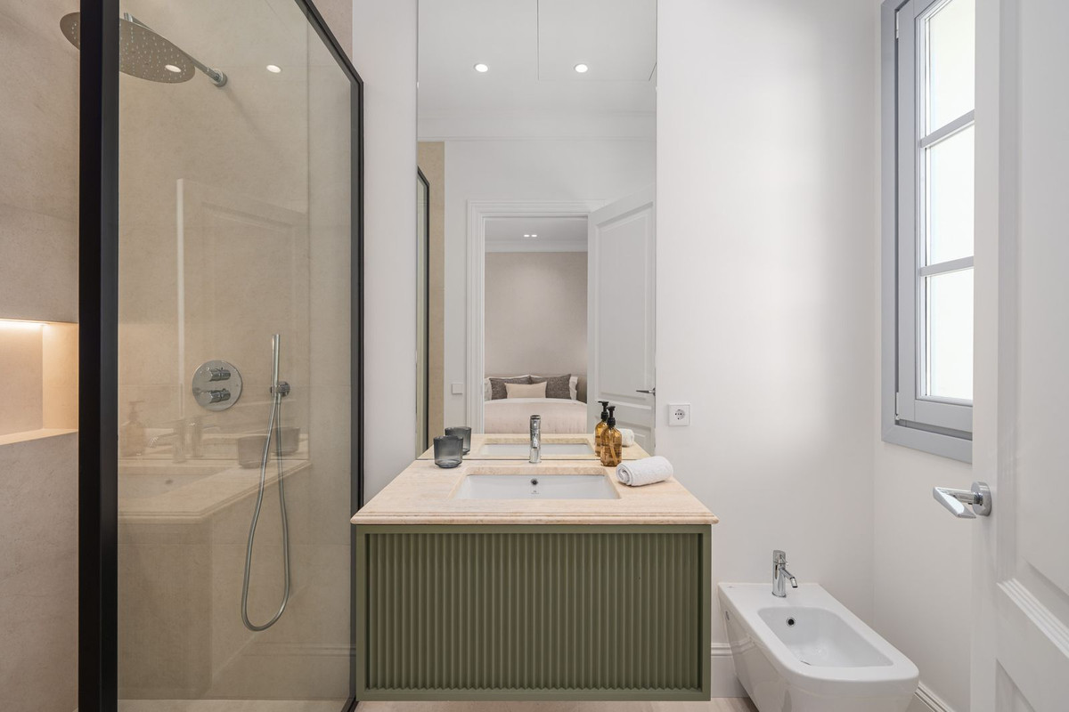 4 Bed, 5 Bath, HouseFor Sale, Nueva Andalucia, Malaga