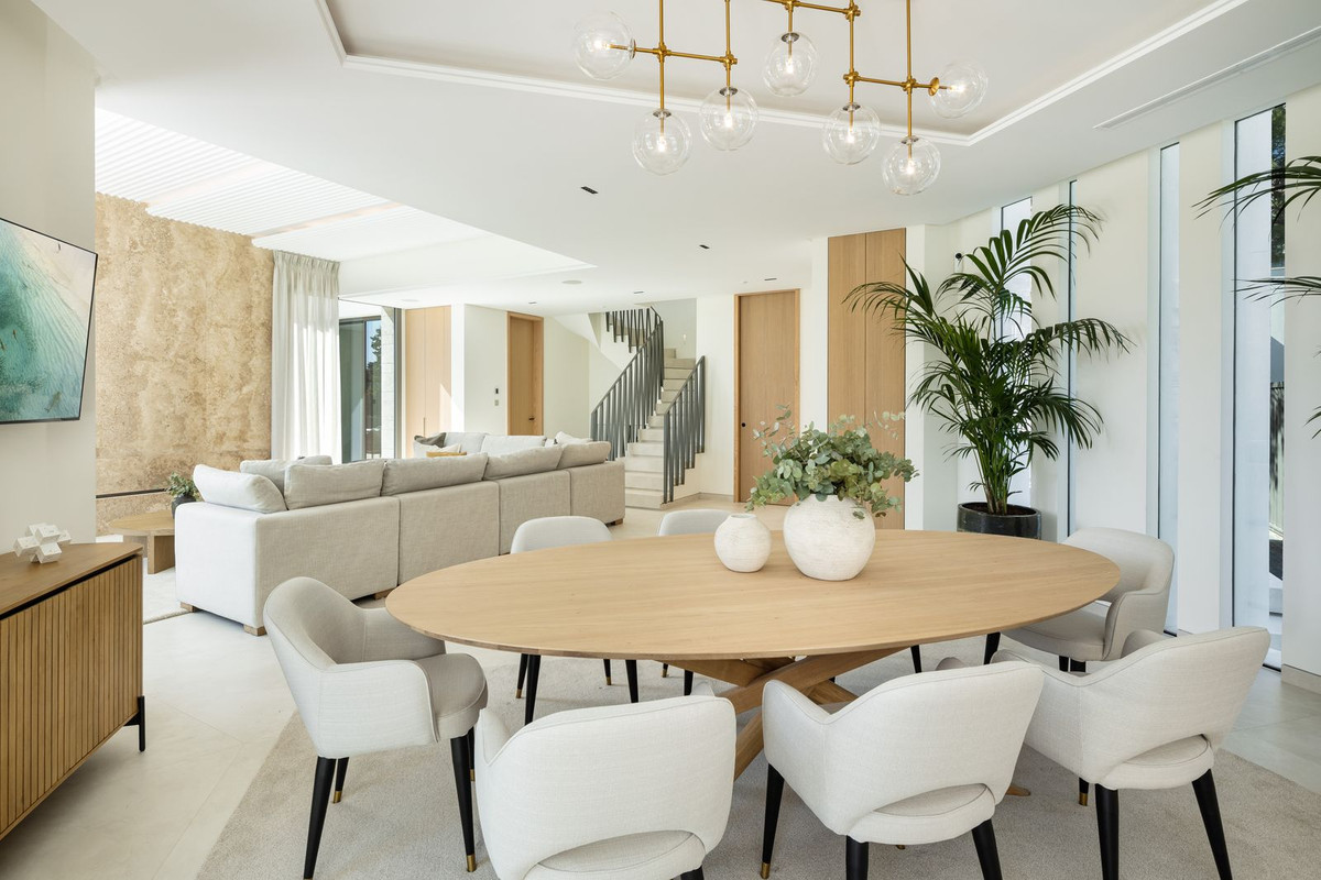 5 Bed, 6 Bath, HouseFor Sale, Las Brisas, Malaga