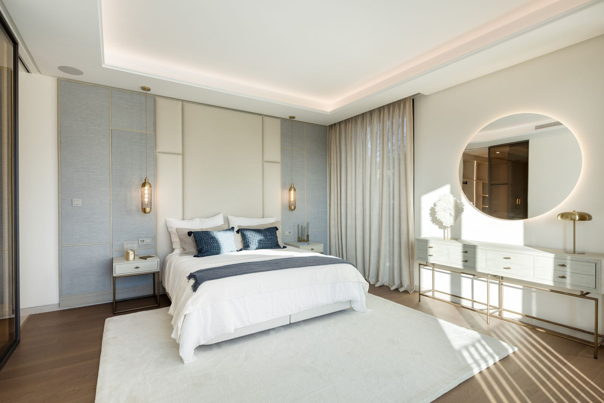 5 Bed, 6 Bath, HouseFor Sale, Las Brisas, Malaga