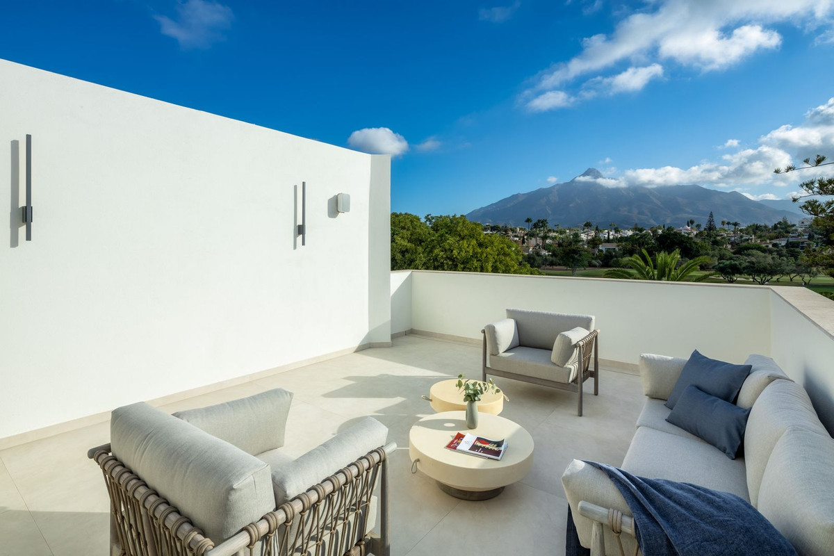 5 Bed, 6 Bath, HouseFor Sale, Las Brisas, Malaga