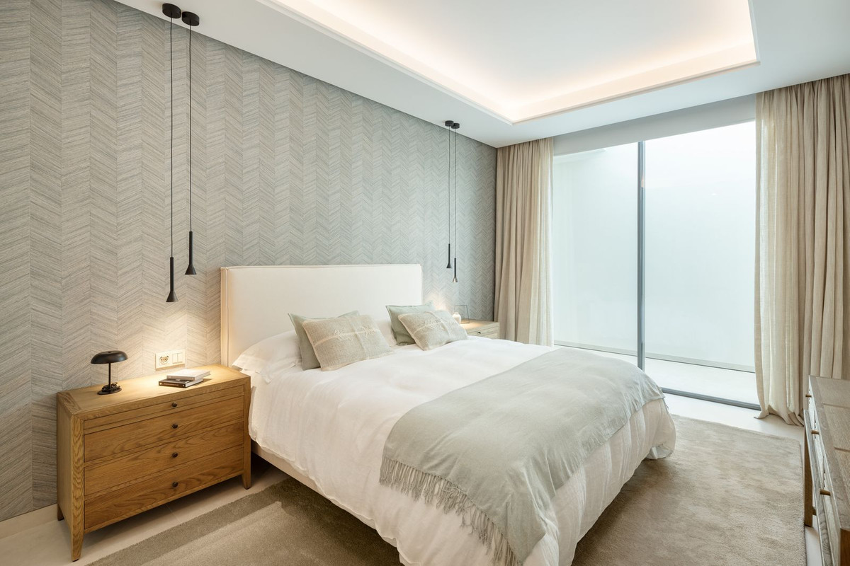 5 Bed, 6 Bath, HouseFor Sale, Las Brisas, Malaga