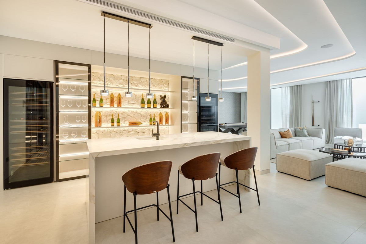 5 Bed, 6 Bath, HouseFor Sale, Las Brisas, Malaga