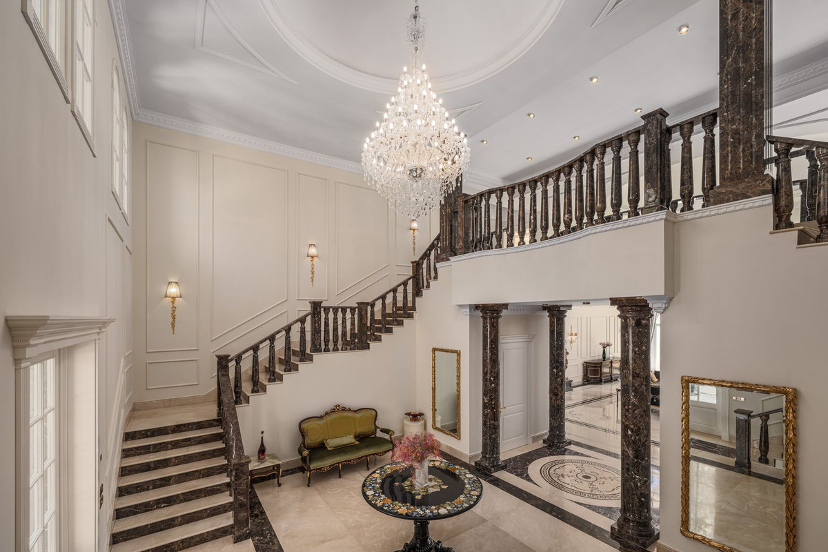 7 Bed, 7 Bath, HouseFor Sale, Sierra Blanca, Malaga