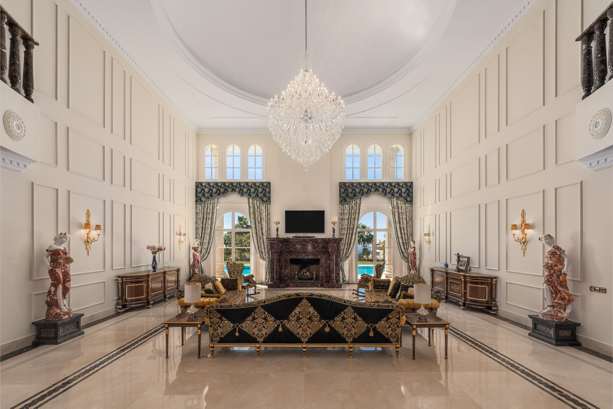 7 Bed, 7 Bath, HouseFor Sale, Sierra Blanca, Malaga