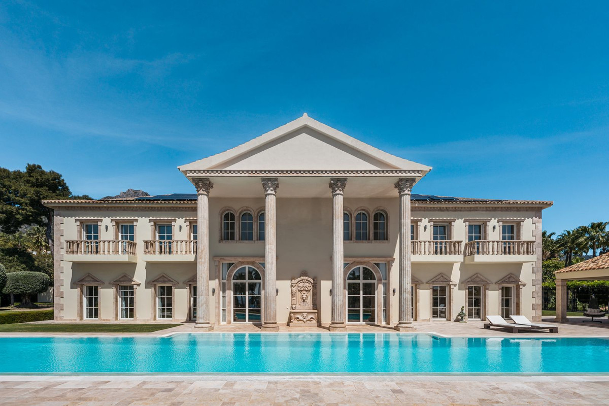 7 Bed, 7 Bath, HouseFor Sale, Sierra Blanca, Malaga