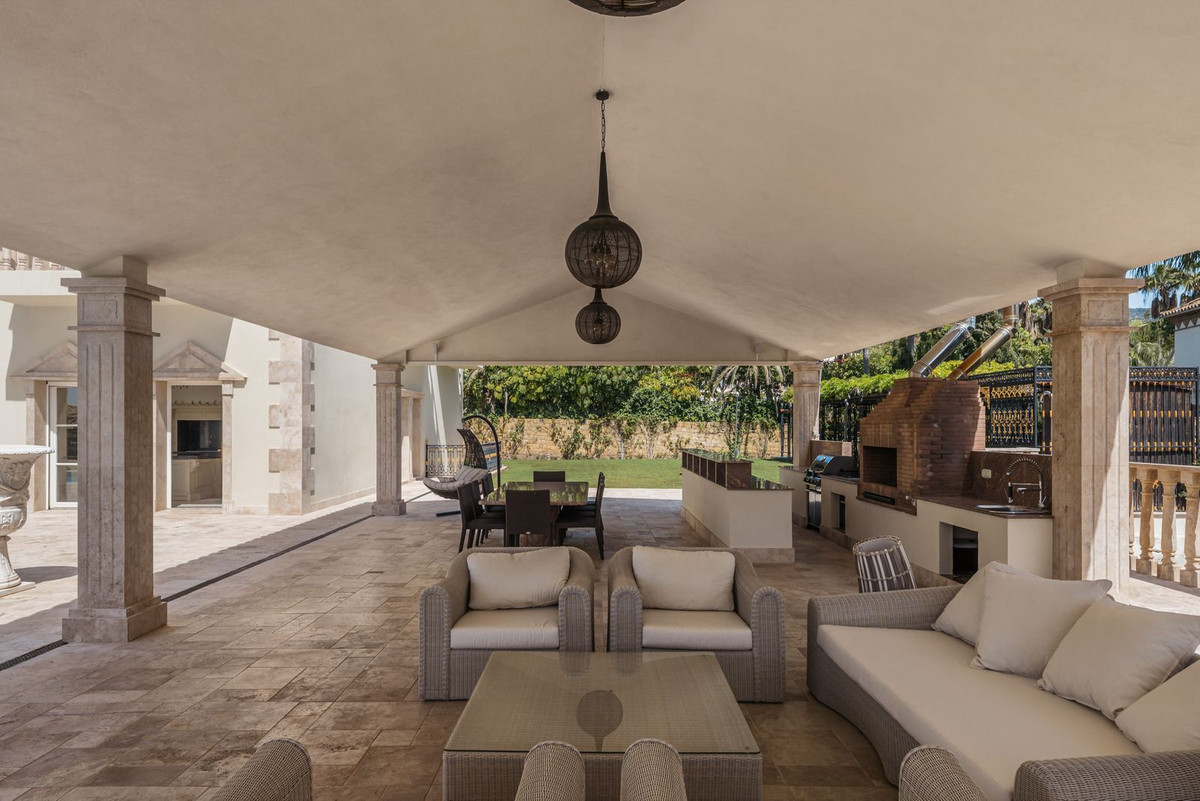 7 Bed, 7 Bath, HouseFor Sale, Sierra Blanca, Malaga