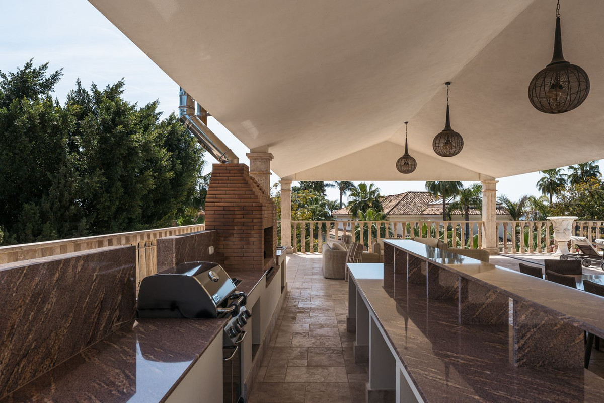 7 Bed, 7 Bath, HouseFor Sale, Sierra Blanca, Malaga