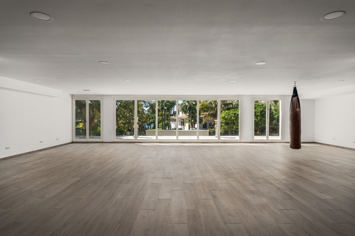 7 Bed, 7 Bath, HouseFor Sale, Sierra Blanca, Malaga