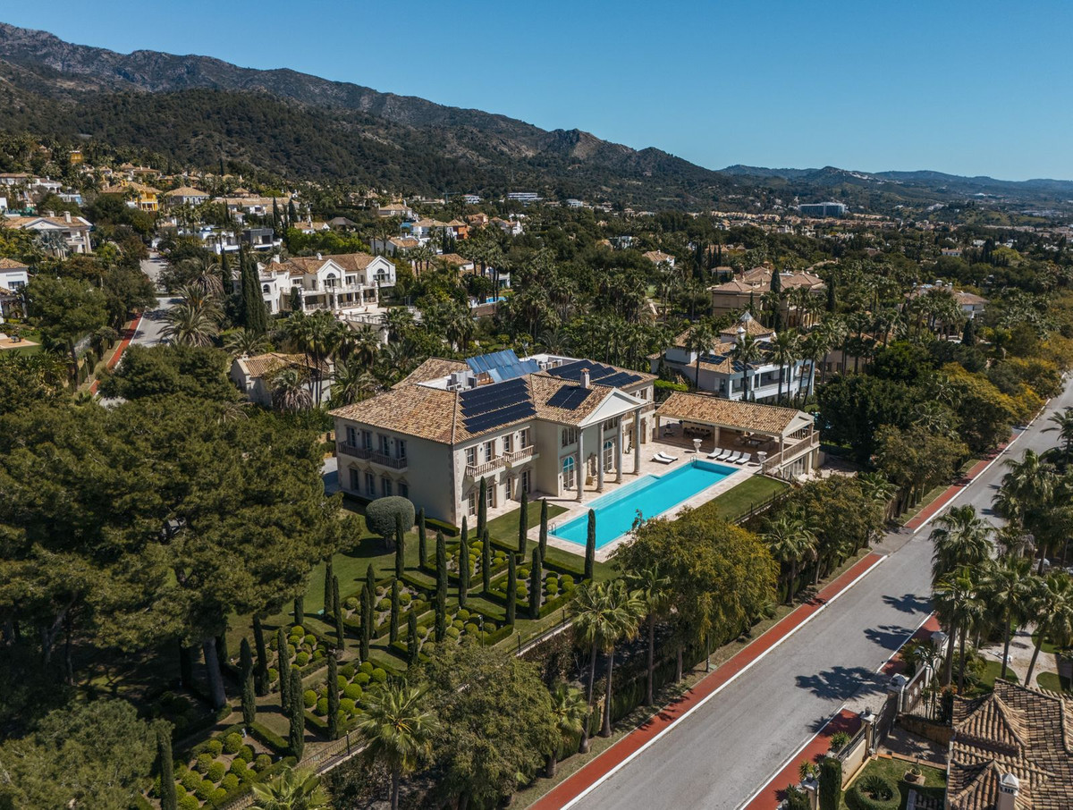 7 Bed, 7 Bath, HouseFor Sale, Sierra Blanca, Malaga