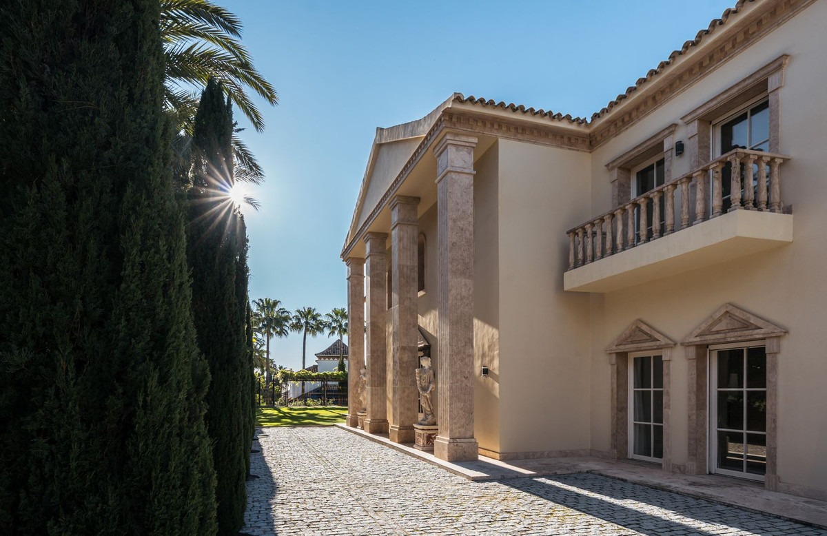 7 Bed, 7 Bath, HouseFor Sale, Sierra Blanca, Malaga