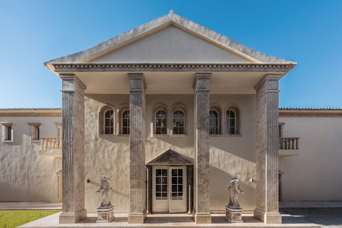 7 Bed, 7 Bath, HouseFor Sale, Sierra Blanca, Malaga