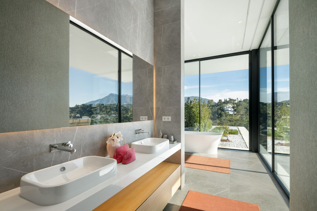 8 Bed, 8 Bath, HouseFor Sale, El Madroñal, Malaga