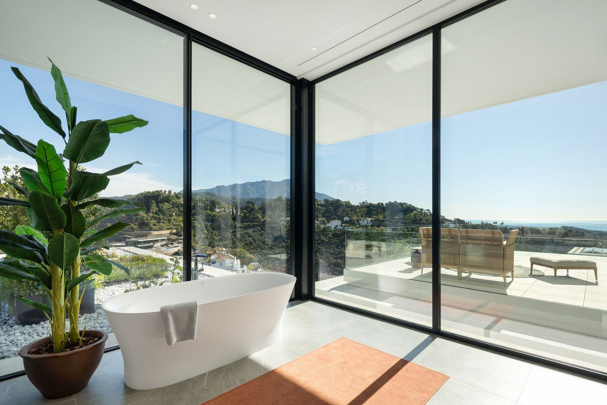 8 Bed, 8 Bath, HouseFor Sale, El Madroñal, Malaga