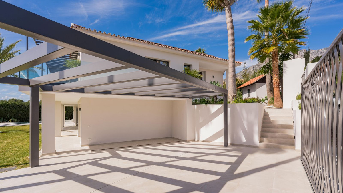 5 Bed, 5 Bath, HouseFor Sale, Nagüeles, Malaga