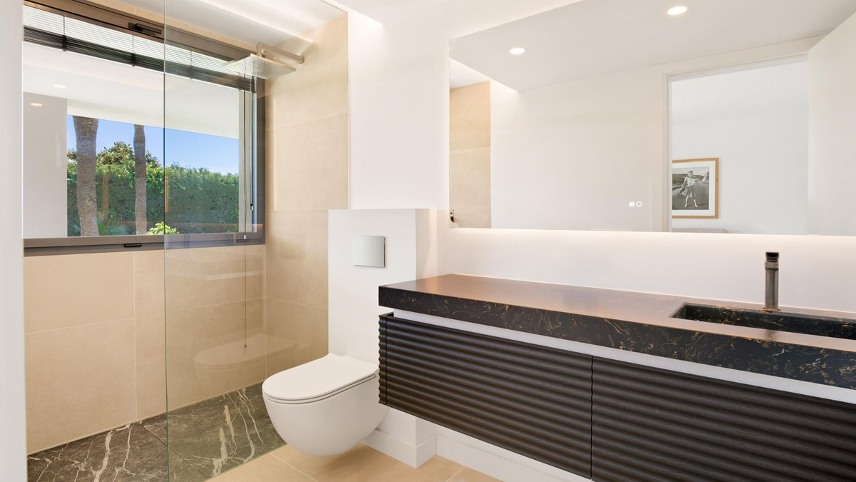 5 Bed, 5 Bath, HouseFor Sale, Nagüeles, Malaga