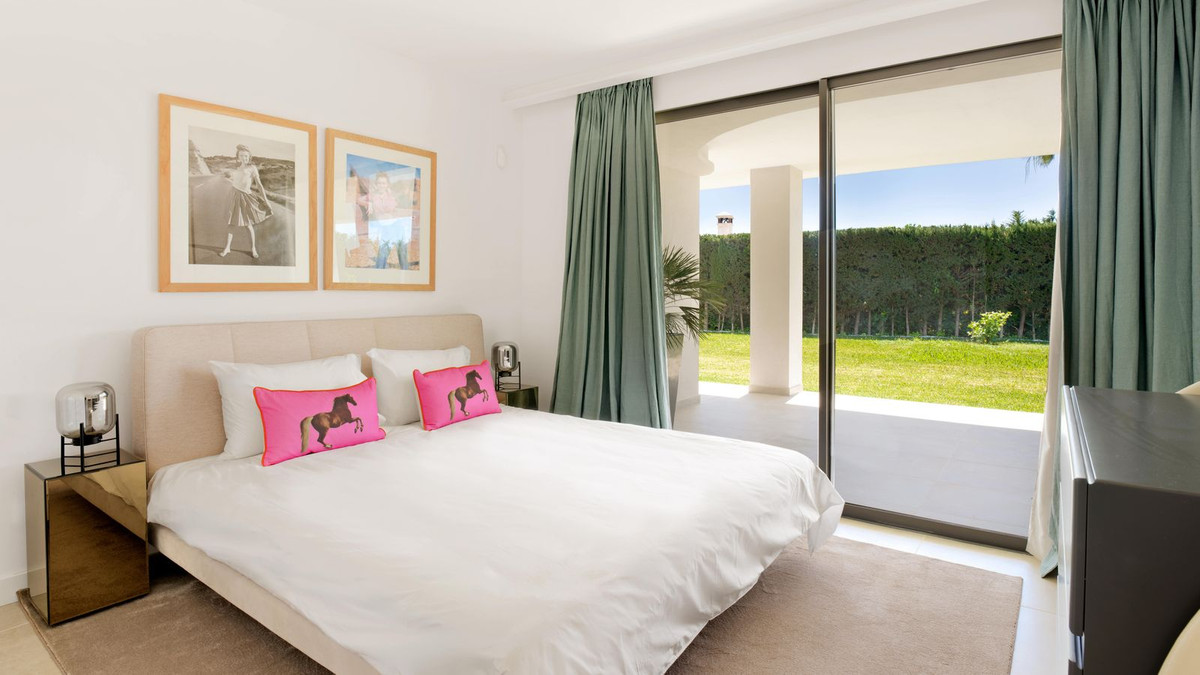 5 Bed, 5 Bath, HouseFor Sale, Nagüeles, Malaga