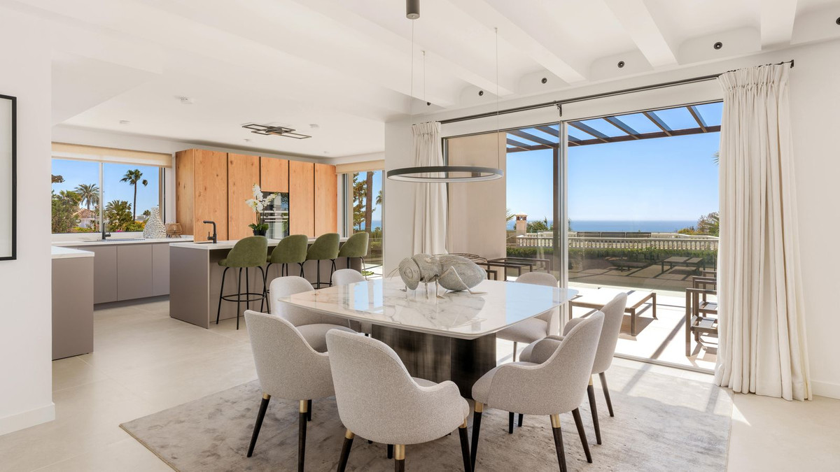 5 Bed, 5 Bath, HouseFor Sale, Nagüeles, Malaga